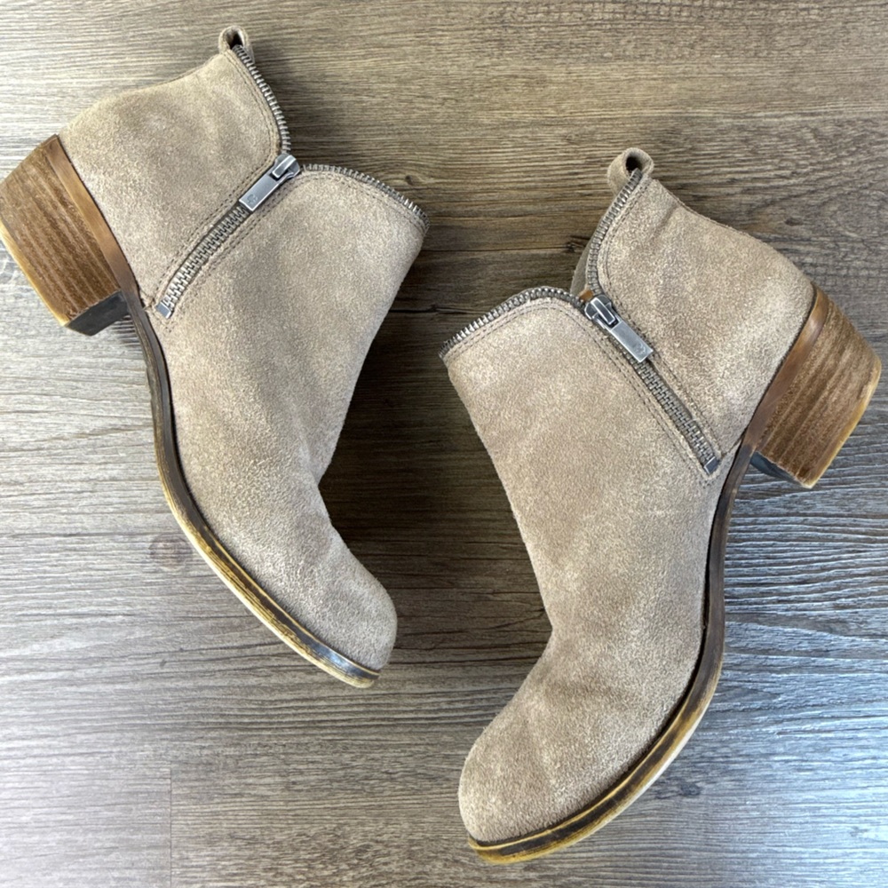 Lucky Brand Women's Tan Bartalino Suede Side Zip Ankle Boots, size 8.5 - Picture 2 of 10